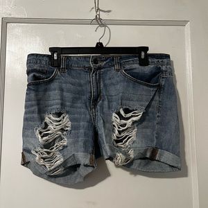Mid-rise shorts
